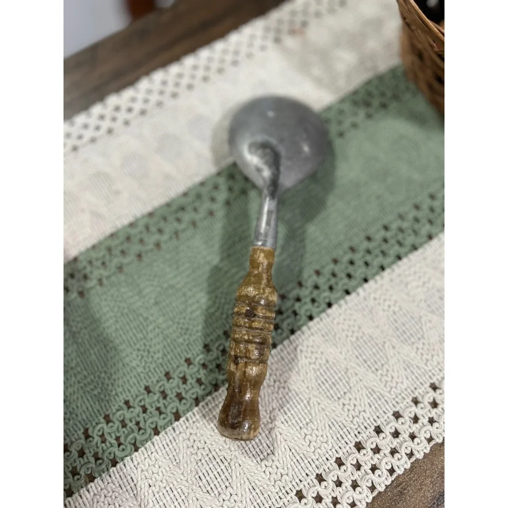 VINTAGE ICE CREAM SCOOP from the 50s/60s